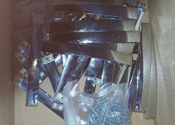 Uchwyty meblowe metalowe 26 sztuk plus śruby 52 sztuki