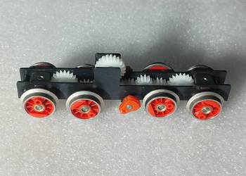 Podwozie z kompletem kół lokomotywy BR 106 Piko H0