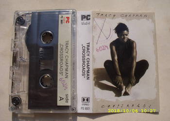 + rock kaseta;TRACY CHAPMAN-CROSSROADS;  1990 ROK.