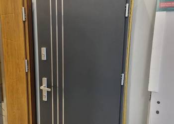 Drzwi zewnętrzne Wikęd - do mieszkania 80 P