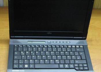 Laptop z DVD-RW Fujitsu  Esprimo z WIN7