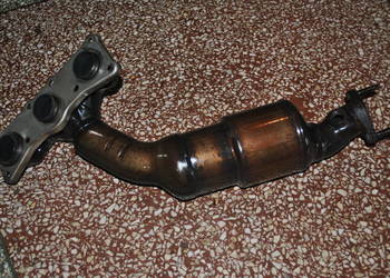 Kolektor wydechowy z katalizatorem  BMW E60 E61 E63 E64 E65