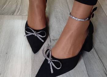 (42) Czarne, bogato zdobione czółenka wieczorowe z zapięciem, NOWE