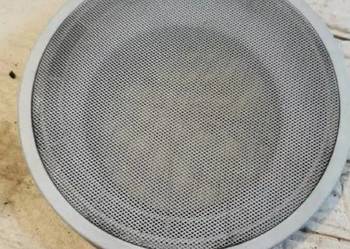 Maskownica głośnika tył tylnego BMW E36 kombi Maskownica głośnika tył tylnego BMW E36 kombi