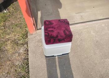 Toaleta turystyczna i podest