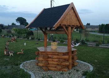 Drewniany daszek na studnie, zadaszenie wejścia na posesje.