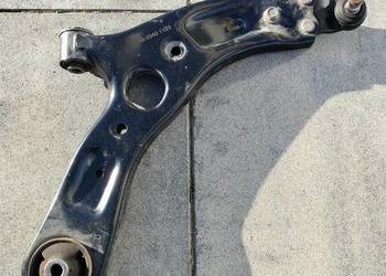 wahacz prawy przód kia carens IV