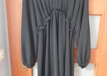 Sukienka czarna wieczorowa.