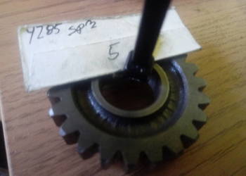 (2) Yamaha yz 85 zebatka bieg 5  atakująca 4ES-17151-10-00