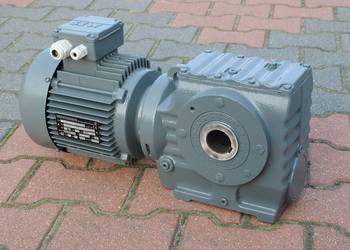 Motoreduktor kątowy 1.1kw. 16obr./min. firmy SEW