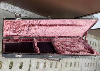 stary futerał na instrument