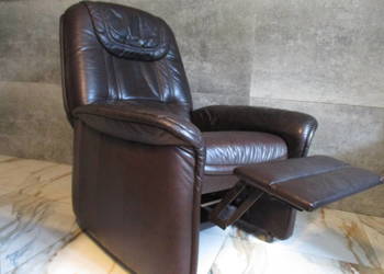 Fotel z rozkładanym podnózkiem i oparciem