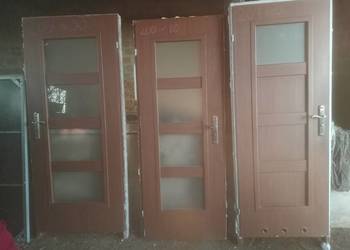 Drzwi wewnętrzne z ościeżnicą 80 cm 90 cm lewe prawe brązowe z szybą