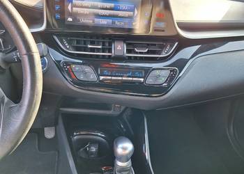 Sprzedam Toyotę chr nie wymaga wkładu finansowego użytkowane przez kobietę
