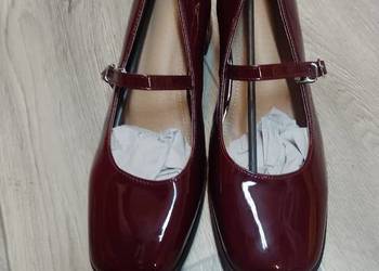 (39/40) Bordowe czółenka wieczorowe z zapięciem, NOWE