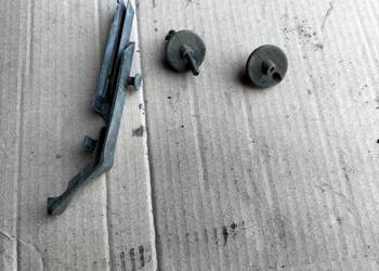 AUDI B3 80 B4 80B3 80B4 PRAWA  USZCZELKA PRZEWODÓW TYLNEJ KLAPY BAGAŻNIKA