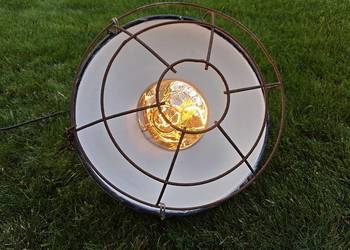 Lampa grzewcza, sztuczna kwoka, promiennik dla zwierząt