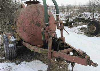 Sprzedam beczkę na części lub w całości.