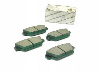 KLOCKI HAMULCOWE TYŁ MITSUBISHI GALANT VI 2.0 GTI 87-92 NOWE ORYG MR389562