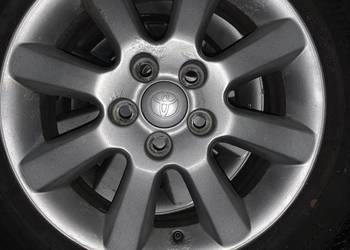 Alufelgi Toyota avensis opony zimowe 16 cali