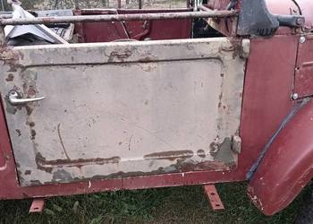 Drzwi prawe Gaz 69 zdrowe