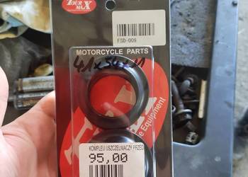 Uszczelniacze zawieszenia przedniego Suzuki m50