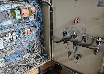 Szafa sterownicza wyposażona Sterownik Siemens Simatic S7-200 Wysyłka