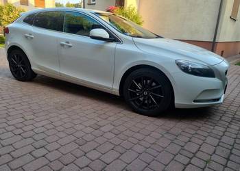 VOLVO V40 150 KM