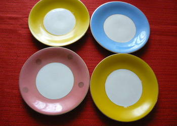 Talerzyki kolorowe 4 sztuki Talerzyki kolorowe 4 sztuki