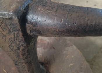 Stare kowadło szparóg dwurożne