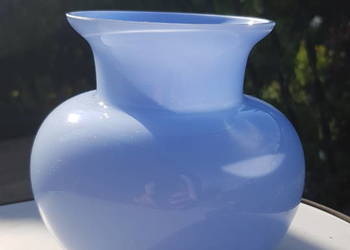 Szklany wazon w lawendowy kolorze