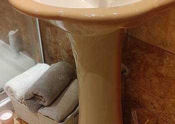 Umywalka z nogą Dalia beż