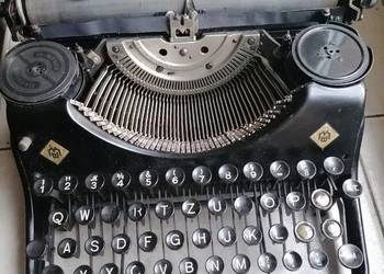 Stara maszyna do pisania z lat 40 tych