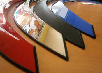 Mercedes W107 nakładki na błotniki kpl 4 szt listwa ochrona