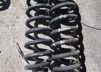 BMW E90 2.5 SPREZYNA TYL SPREZYNY TYL BENZYNA