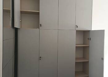 Duża szafa biurowa zabudowa wysoka