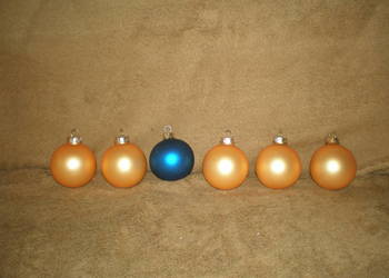 Sprzedam bombki choinkowe jednokolorowe, używane