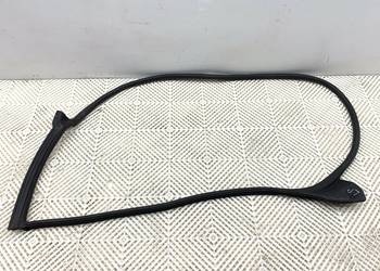 USZCZELKA DRZWI PRZÓD LEWA AUDI Q8 SUV 4M8831707