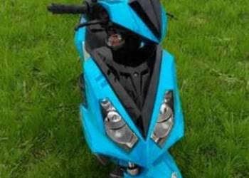 Sprzedam skuter na części