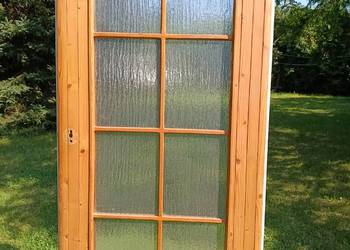 Dwa skrzydła drzwi wewnętrznych - prawe i lewe