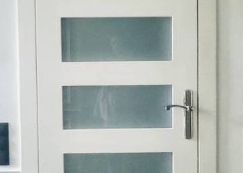 Oferta sprzedaży 12 wysokich drzwi wewnętrznych z ościeżnicami – Warszawa