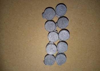 Plomby ołowiane z PRL .10 sztuk.12,5 x 7,2 mm.