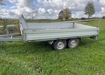 Przyczepa samochodową dwuosiowa