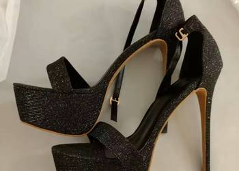 Szpilki w kolorze czarnym obcas 16 cm