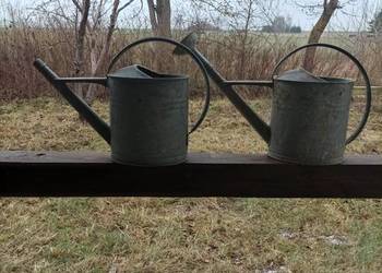 Konewka metalowa ogrodowa.