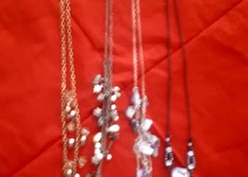 Zestaw eleganckich naszyjników