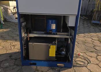 Chiller 15 kW z modułem hydraulicznym