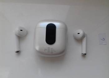 Słuchawki Bluetooth Feel Air TWS, używane sprawne, FEELAIR400WH, etui z wyś