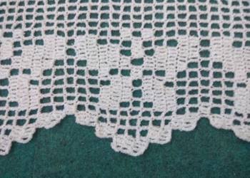 Szydełkowa firanka z motylami, 2 sztuki każda, ok. 75 x 25 cm