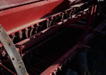 siewniki   15 i 17 19 23  lejowe przerobione do ciągnika